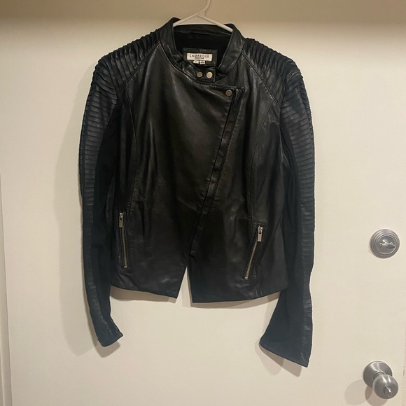 LAMARQUE  Leather jacket for women. - Picture 3 of 8